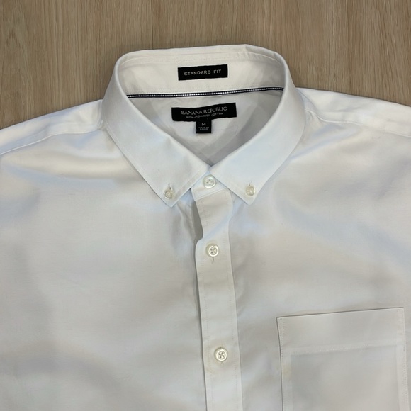 Banana Republic White Dress Shirt 011 - Picture 2 of 3